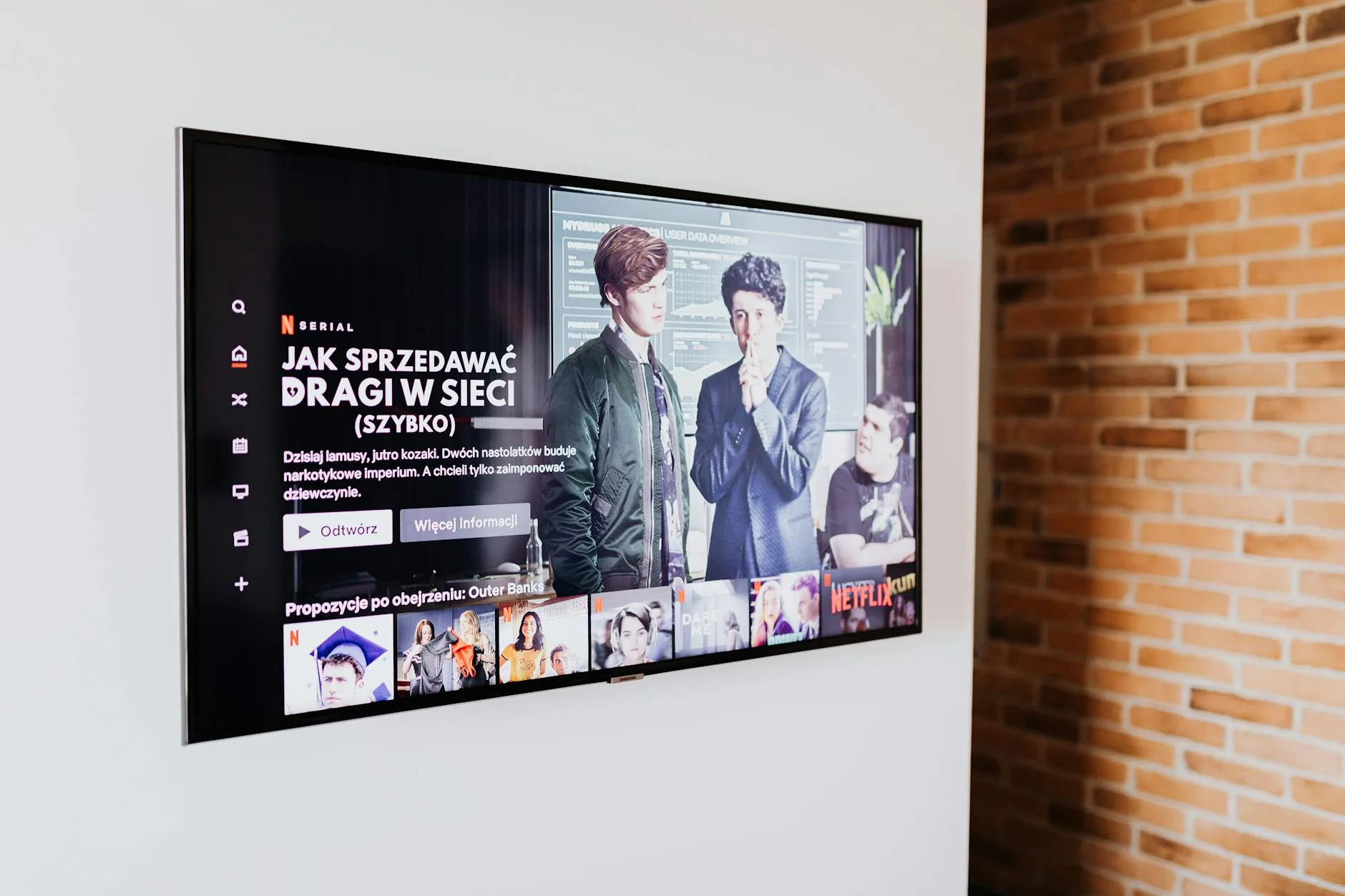 iptv vs cable tv canada